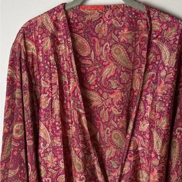 SOLD Vibrant Boho Tie Blouse Size XL Top Flutter Sleeves Paisley Floral Silk - Picture 3 of 8